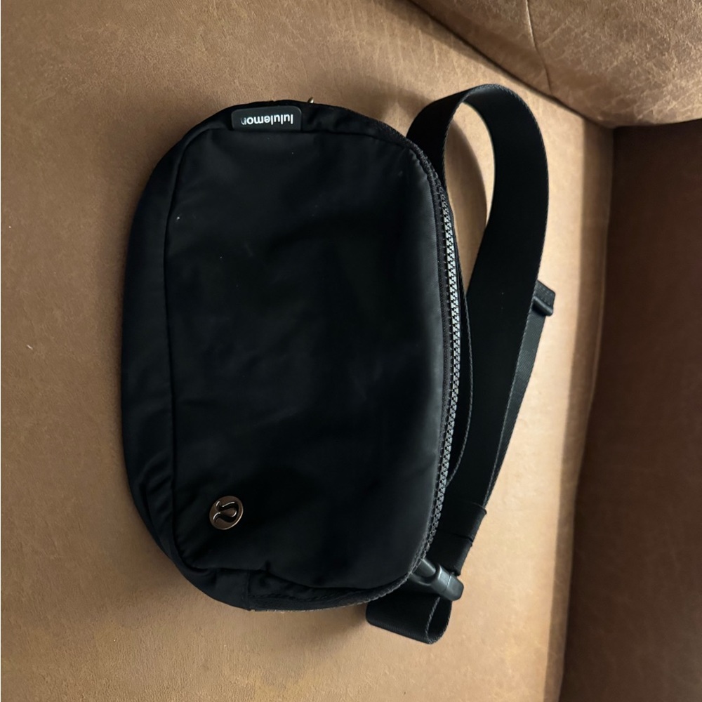 Lululemon everywhere belt bag 1L